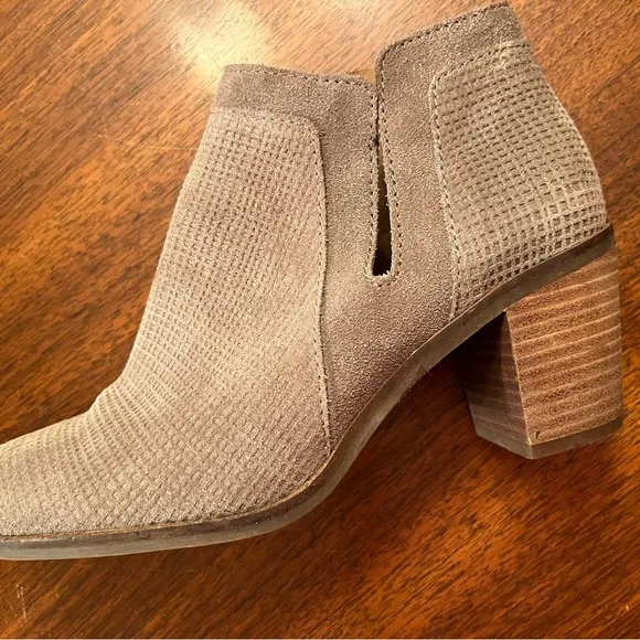 Lucky Brand Ponic Taupe Gray Suede Leather Ankle Boots Womens Size 7 M EIC