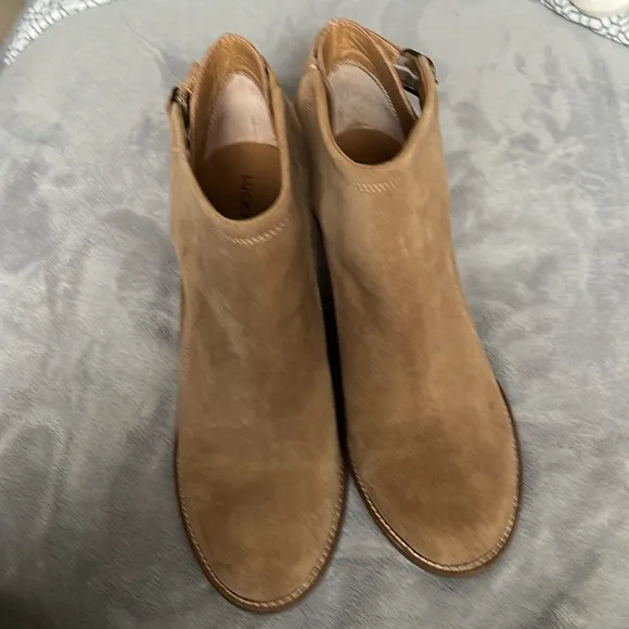 Lucky Brand Yasmine Tan Suede Wedge Boots. NWOB 11W