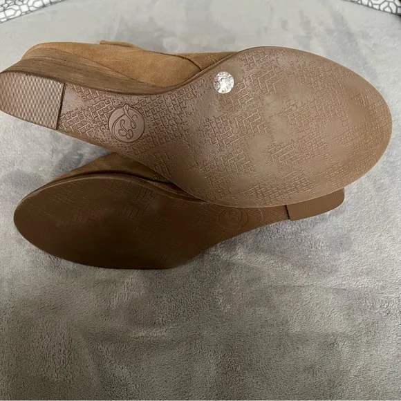 Lucky Brand Yasmine Tan Suede Wedge Boots. NWOB 11W
