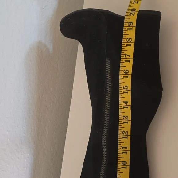 Mía, knee-high boots, NWOT