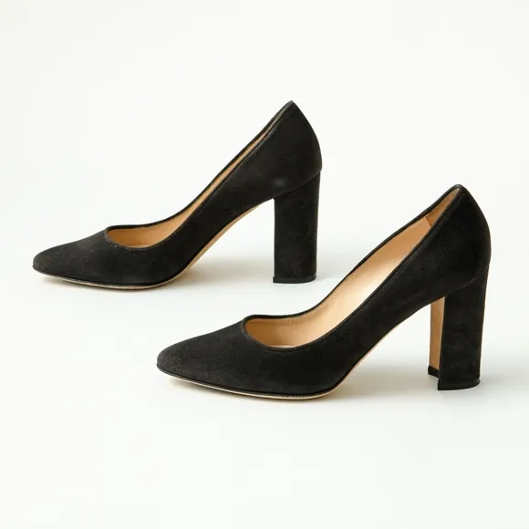 Manolo Blahnik Brown Suede Pumps