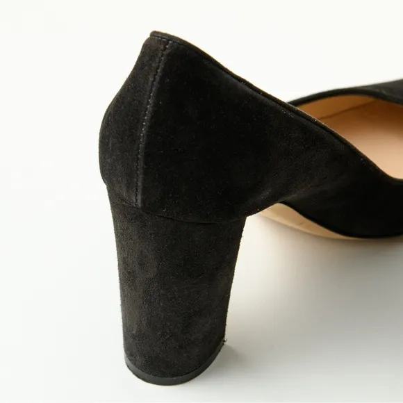 Manolo Blahnik Brown Suede Pumps