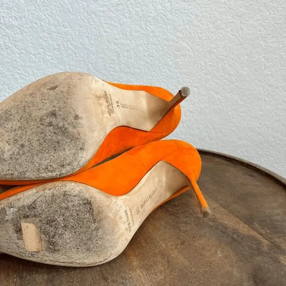 Manolo Blahnik Orange Suede Pointed Toe Pump Heels Women's Size 39 US 9
