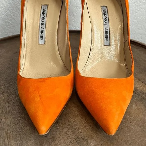 Manolo Blahnik Orange Suede Pointed Toe Pump Heels Women's Size 39 US 9