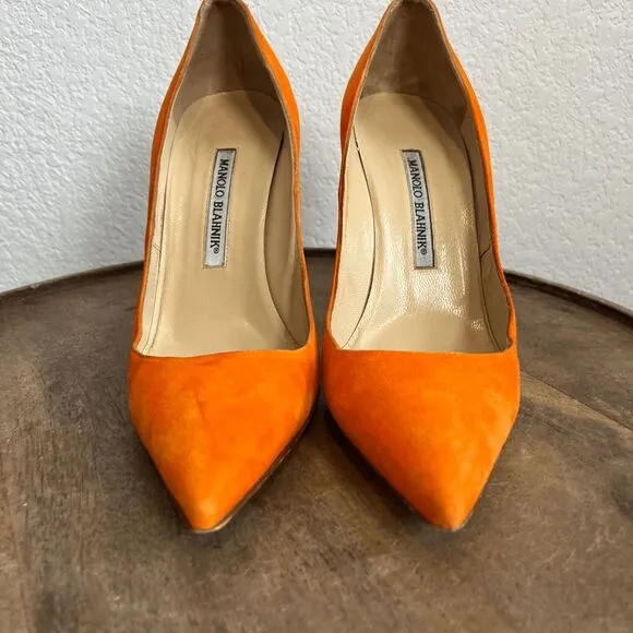 Manolo Blahnik Orange Suede Pointed Toe Pump Heels Women's Size 39 US 9