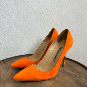 Manolo Blahnik Orange Suede Pointed Toe Pump Heels Women's Size 39 US 9