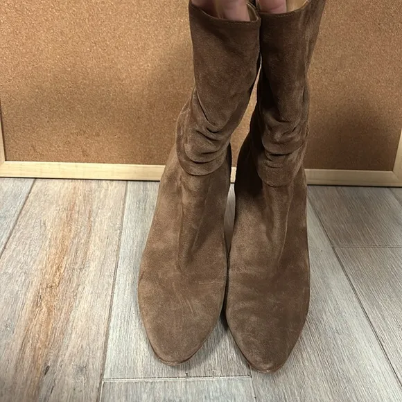 Manolo Blahnik Suede boots size 10 Hand Made in Italy
