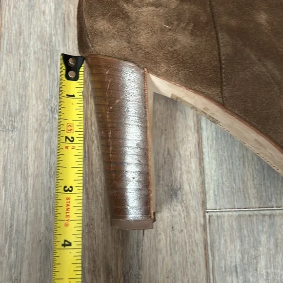 Manolo Blahnik Suede boots size 10 Hand Made in Italy