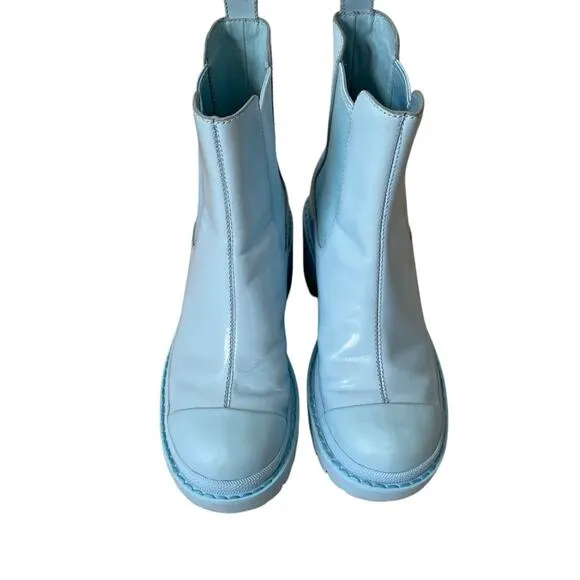 Marc by Marc Jacobs Cloud Light Blue Leather Chelsea Lug Sole Boots size 7