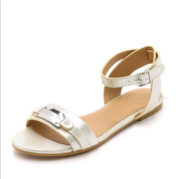 𝅺MARC by Marc Jacobs plaque belt sandals- Size 6.5