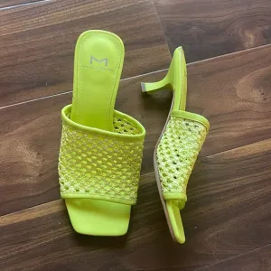 Marc Fisher Size 5.5 Neon Green Juliette Heeled Sandal Metallic Woven Slip On