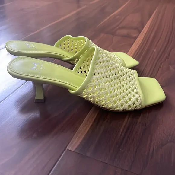 Marc Fisher Size 5.5 Neon Green Juliette Heeled Sandal Metallic Woven Slip On