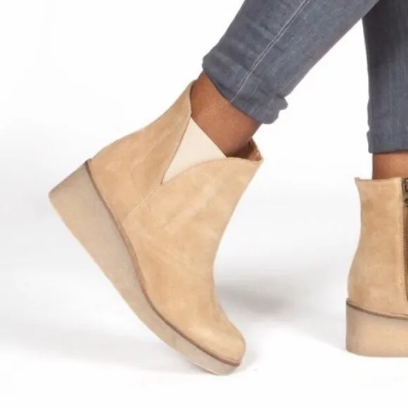 Matt Bernson Frieze Boots Tan Suede Rubber Wedge Boots 10