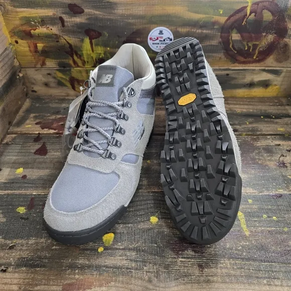 Men New Balance Gray athletic boots‎ size 10.5 new