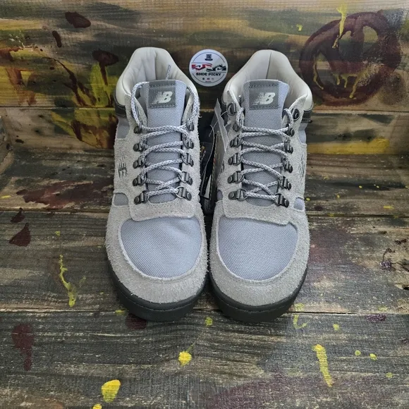 Men New Balance Gray athletic boots‎ size 10.5 new
