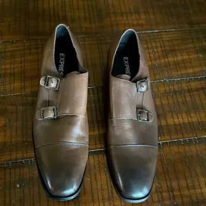 Men’s Express brown leather monk strap dress shoes sz 10 nwt