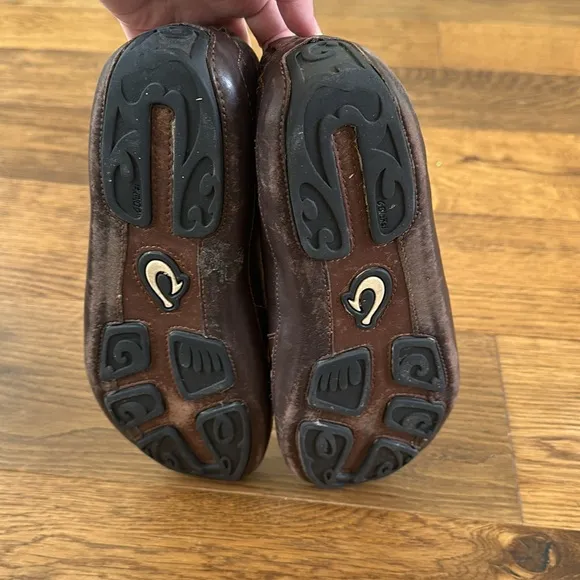 Men’s Olukai slip ons