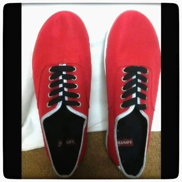 Mens Red Canvas Sneakers Size 10.5 LEVI'S Classic Tennis Shoes Skater Old School