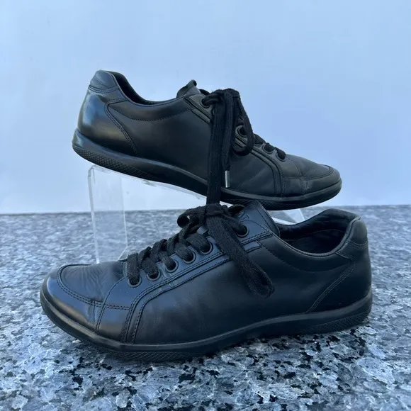 MENS SALVATORE FERRAGAMO LACE UP LEATHER SNEAKERS SHOES SIZE 8 U.S. 9