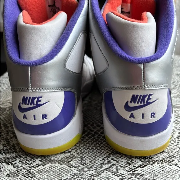 Men’s size 9.5 Nike Air Flight Lite High White/MetallicSilver-Hyper Grape