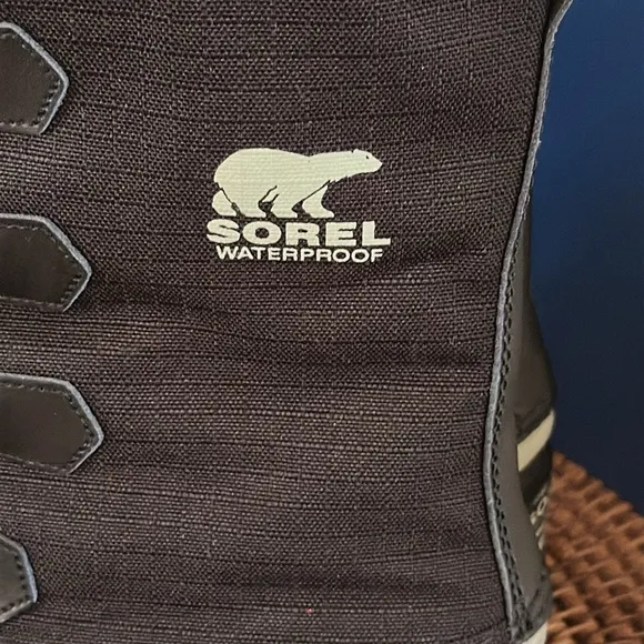 Men’s SOREL Caribou Waterproof Nubuck and Rubber Fur Cuff Boots Size 10.5