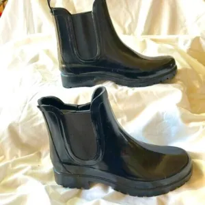 Michael by Michael Kors Black Ankle Rain Boots- Size 6  NWOB