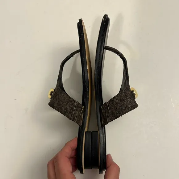 Michael Kors Tilly Thong Sandals Size 8.0 M