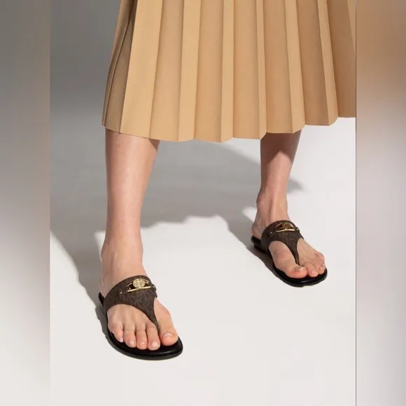 Michael Kors Tilly Thong Sandals Size 8.0 M