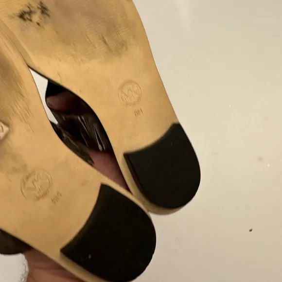Michael Kors Tilly Thong Sandals Size 8.0 M