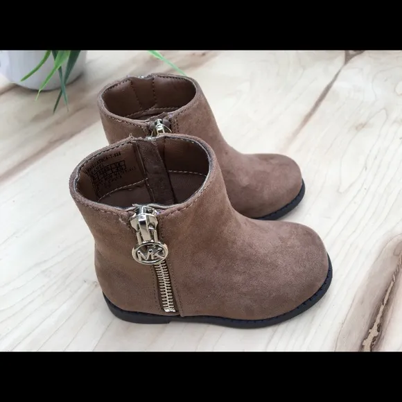 MICHAEL Michael Kors Girls' Emma Boots NEW
