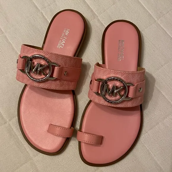 Michael Michael Kors Rory Thong Sandals sz 5 nwot shell pink