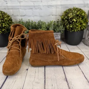 Minnetonka 422 Tramper Ankle Hi Moccasin Booties