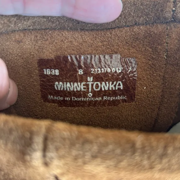 Minnetonka Brown 3 Layer Fringe Suede Boots Woman’s Size 8