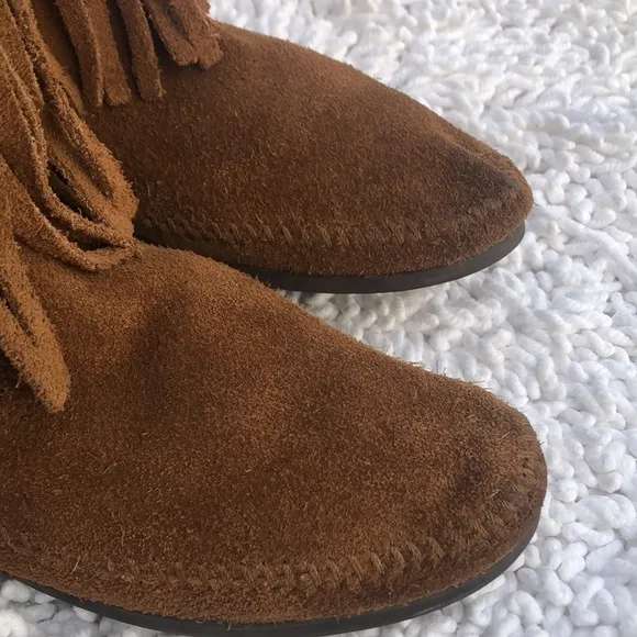 MINNETONKA Brown Suede Fringed Boots
