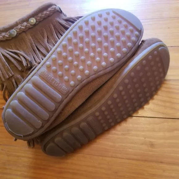 Minnetonka Youth 3 Brown Boots Leather 3 Layer Fringe Southwestern Cosplay