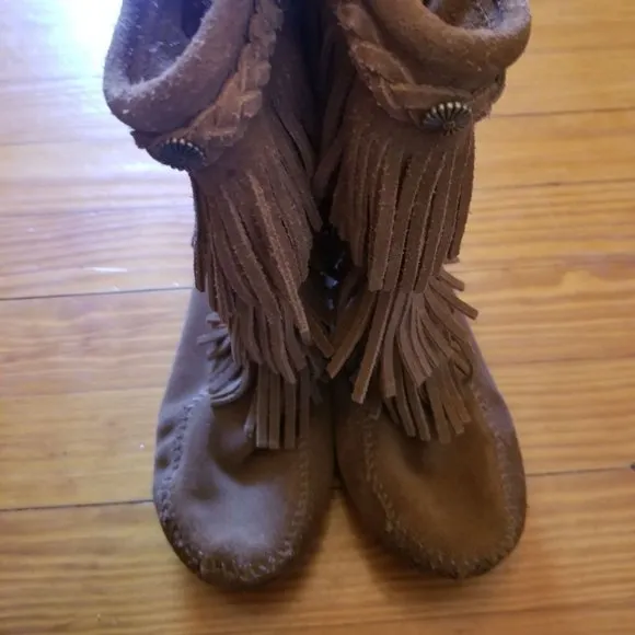Minnetonka Youth 3 Brown Boots Leather 3 Layer Fringe Southwestern Cosplay