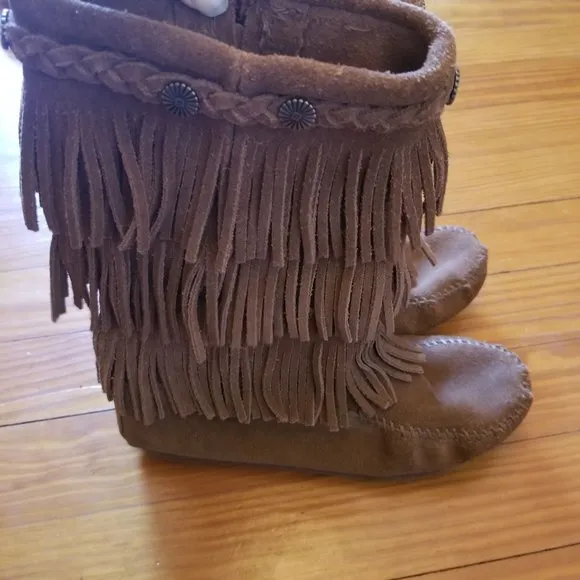 Minnetonka Youth 3 Brown Boots Leather 3 Layer Fringe Southwestern Cosplay