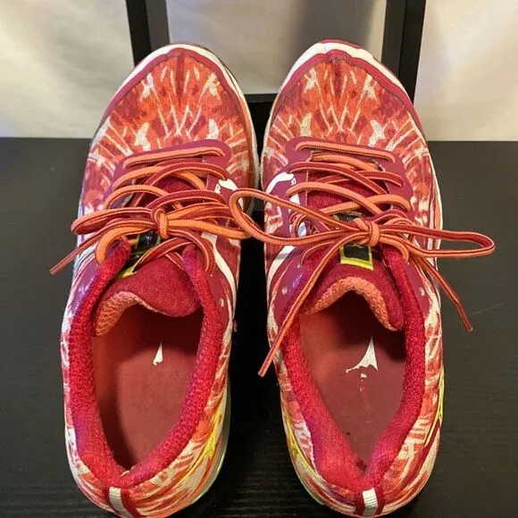 Mizuno “wave” pink/white tie dye design mesh lightweight running shoes size 7.5