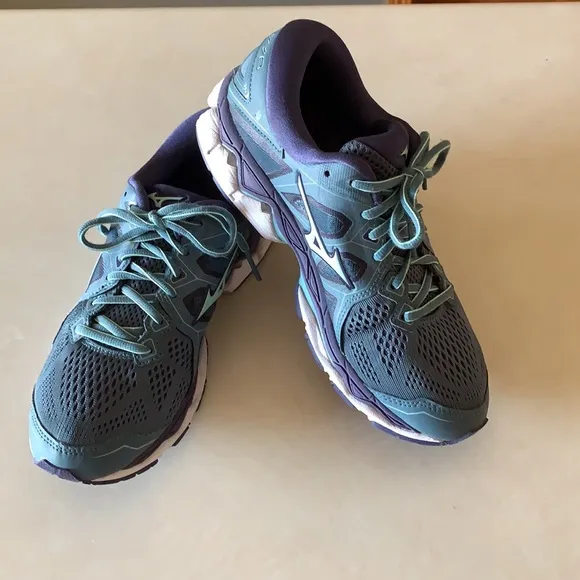 Mizuno Wave Style Shoes, size 7.5