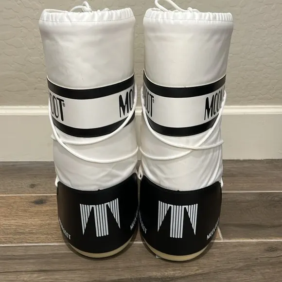Moon Boot Icon Nylon Boots White / Black Size 10 a 11.5