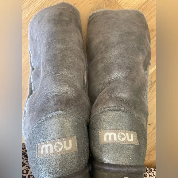 MOU eakimo 40 tall grey suede boots