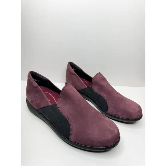 Munro Slip On Sneaker Size 10.5 Wide Burgundy Leather Cushioned Slip On Shoes