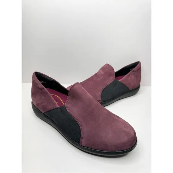 Munro Slip On Sneaker Size 10.5 Wide Burgundy Leather Cushioned Slip On Shoes