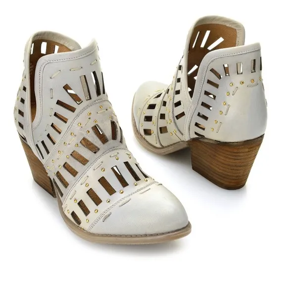 Muse &amp; Cloud Arcadia Ice Grey Ankle Boots Booties