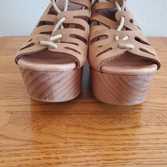 Musse &amp; Cloud Camel Color Leather Bohemian Lace Up Platform Sandals Women's 10