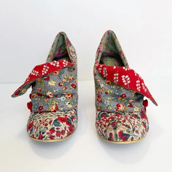 MUTINY IRREGULAR CHOICE BLUE WHITE FLORAL PRINT RED VELOUR HIGH HEELS
