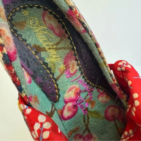 MUTINY IRREGULAR CHOICE BLUE WHITE FLORAL PRINT RED VELOUR HIGH HEELS