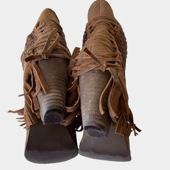 NAUGHTY MONKEY PONCHO BOOTS  NATIVE BOOTS BROWN SUEDE ANKLE BOOTIES SIZE 8.5