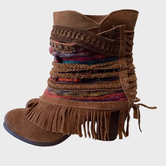 NAUGHTY MONKEY PONCHO BOOTS  NATIVE BOOTS BROWN SUEDE ANKLE BOOTIES SIZE 8.5