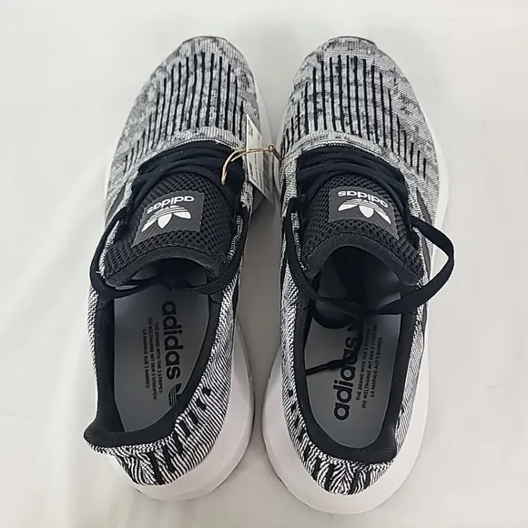 NEW Adidas Men's Swift Run Black White Gray Athletic Shoes Sneakers Sz 10 NIB